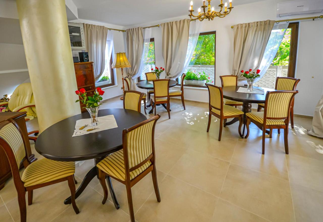 Casa Mora Hotell Deva Exteriör bild